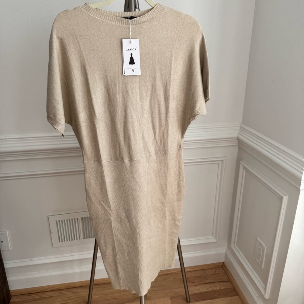 NWT Zesica Tan Beige Knit Sweater Dress Short Sleeve Size Medium